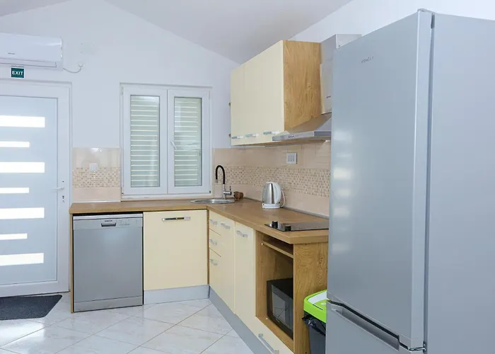 Apartamento By The Sea Grebastica, - 23955 *